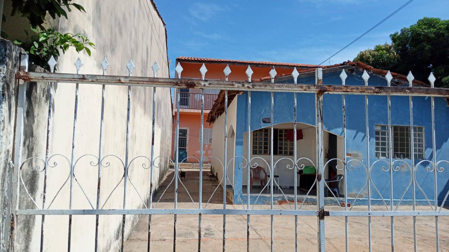 Casa com Kitnet a venda no bairro CPA III Cuiabá MT