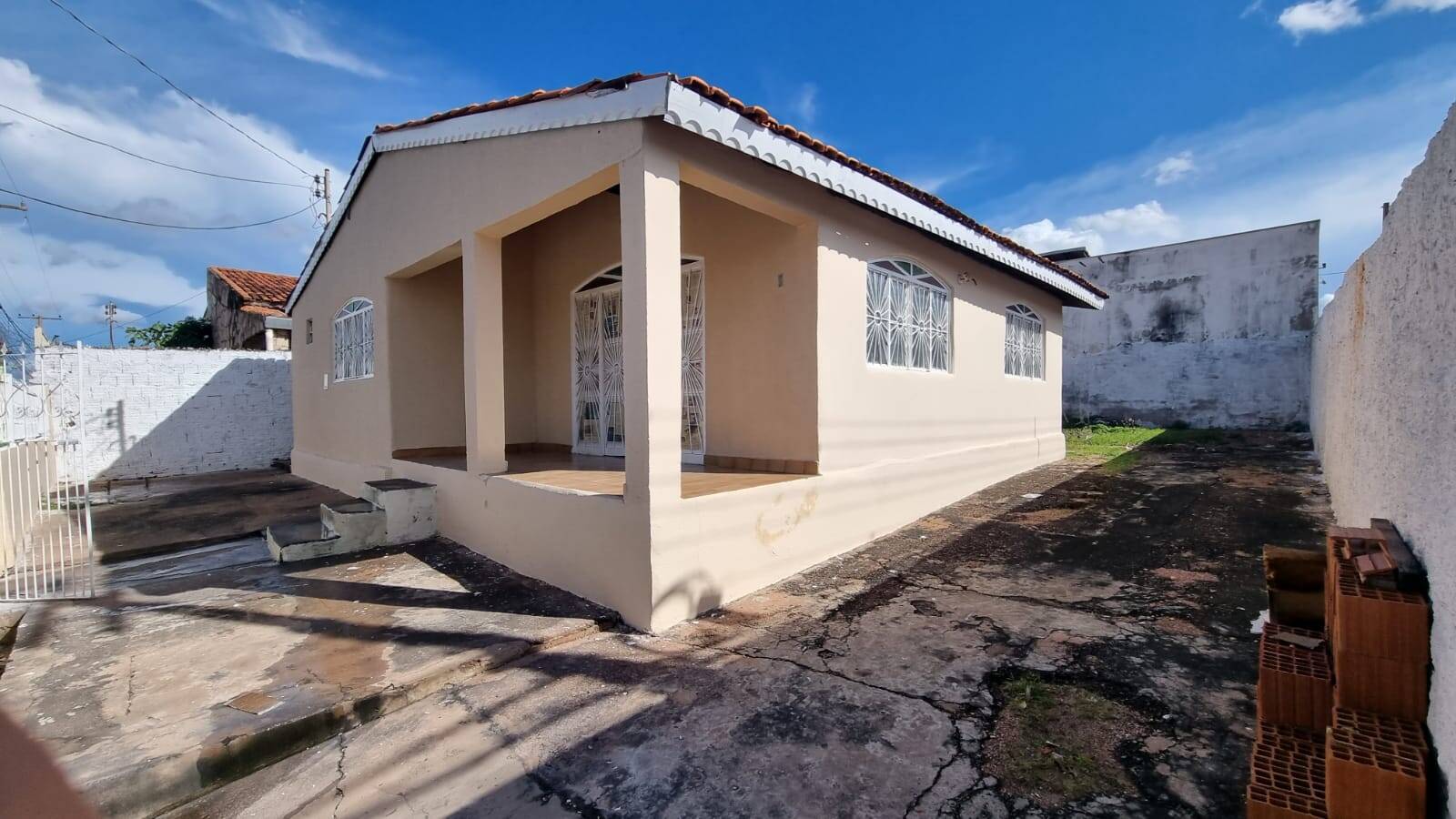 Ótima casa térrea de esquina no CPA I Cuiabá