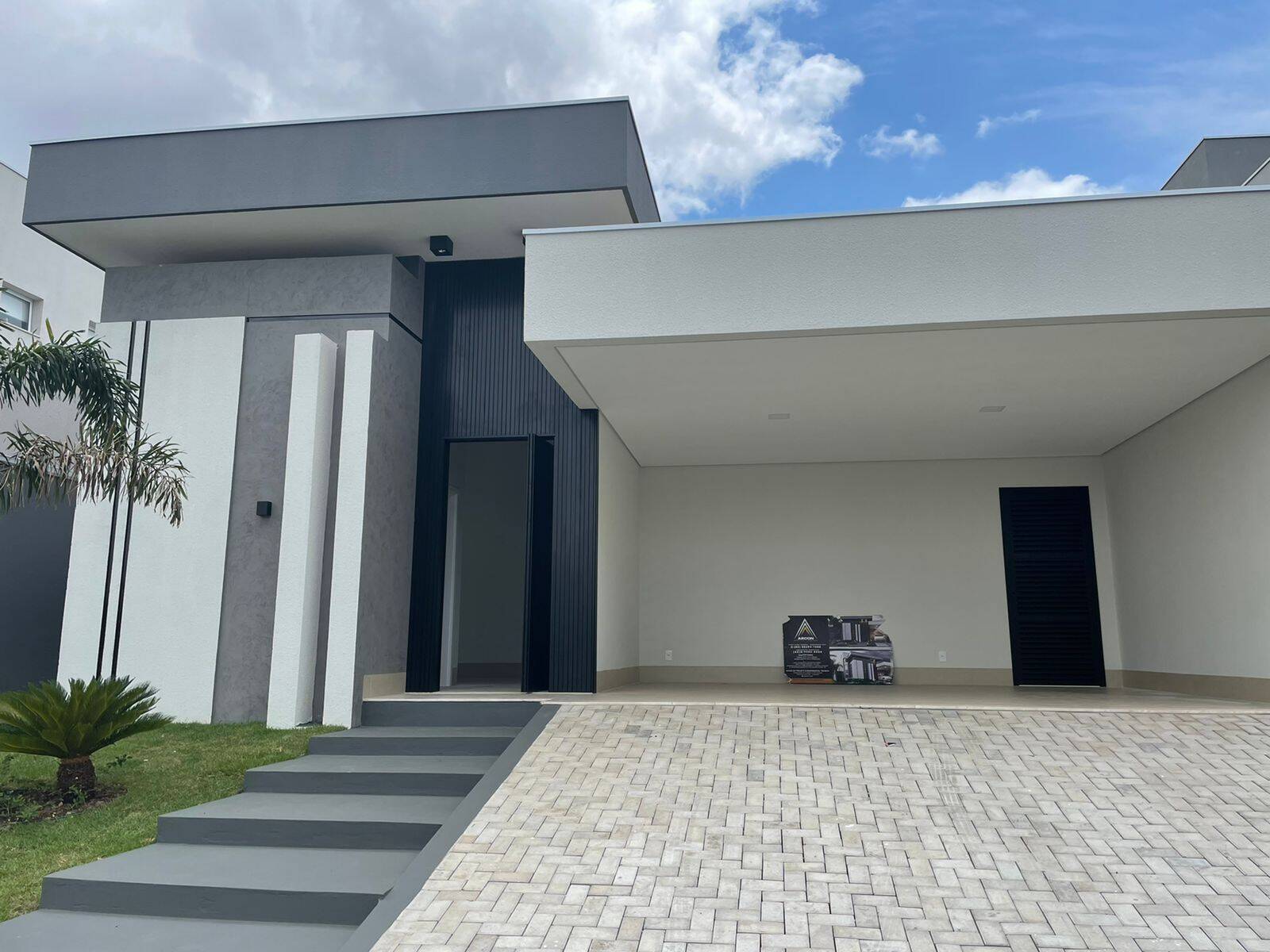 Vende-se casa térrea no Condomínio Belvedere I
