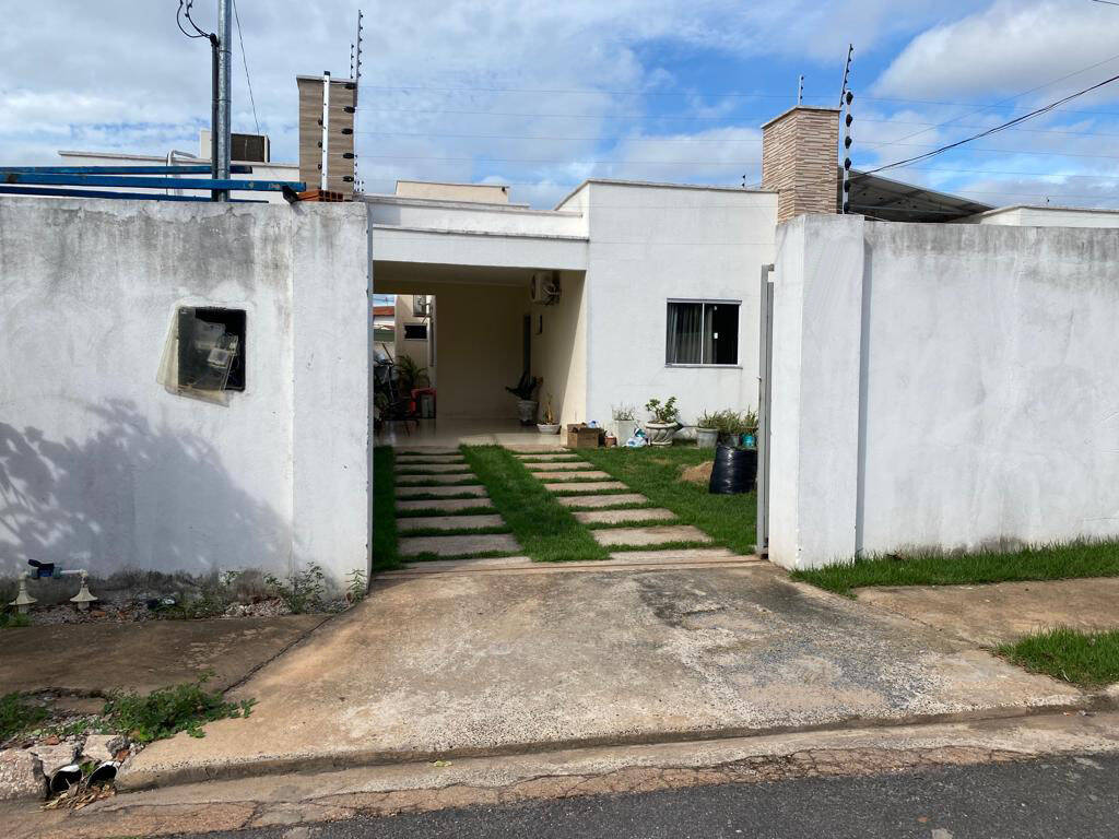 Vende-se casa no bairro Jardim das Palmeiras Cuiabá