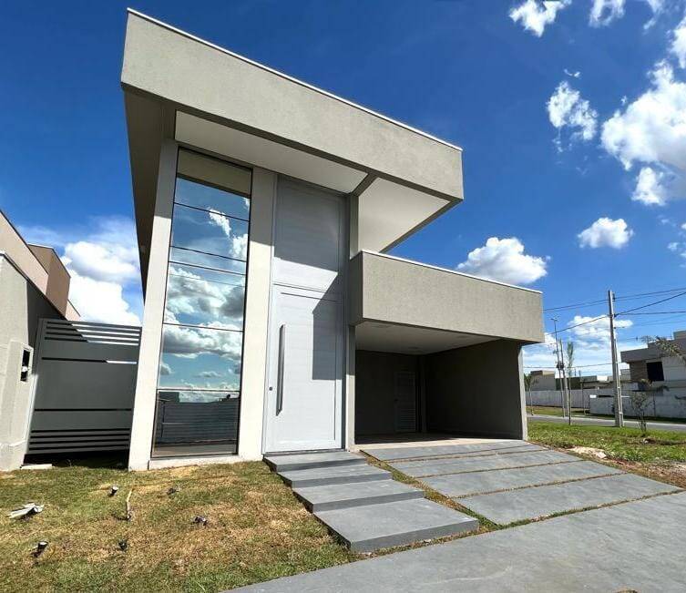 Casa térrea no Condomínio Primor das Torres