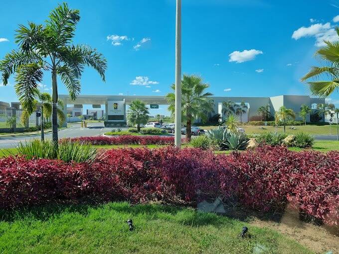 Lote sub esquina a venda no Condomínio Florais Itália