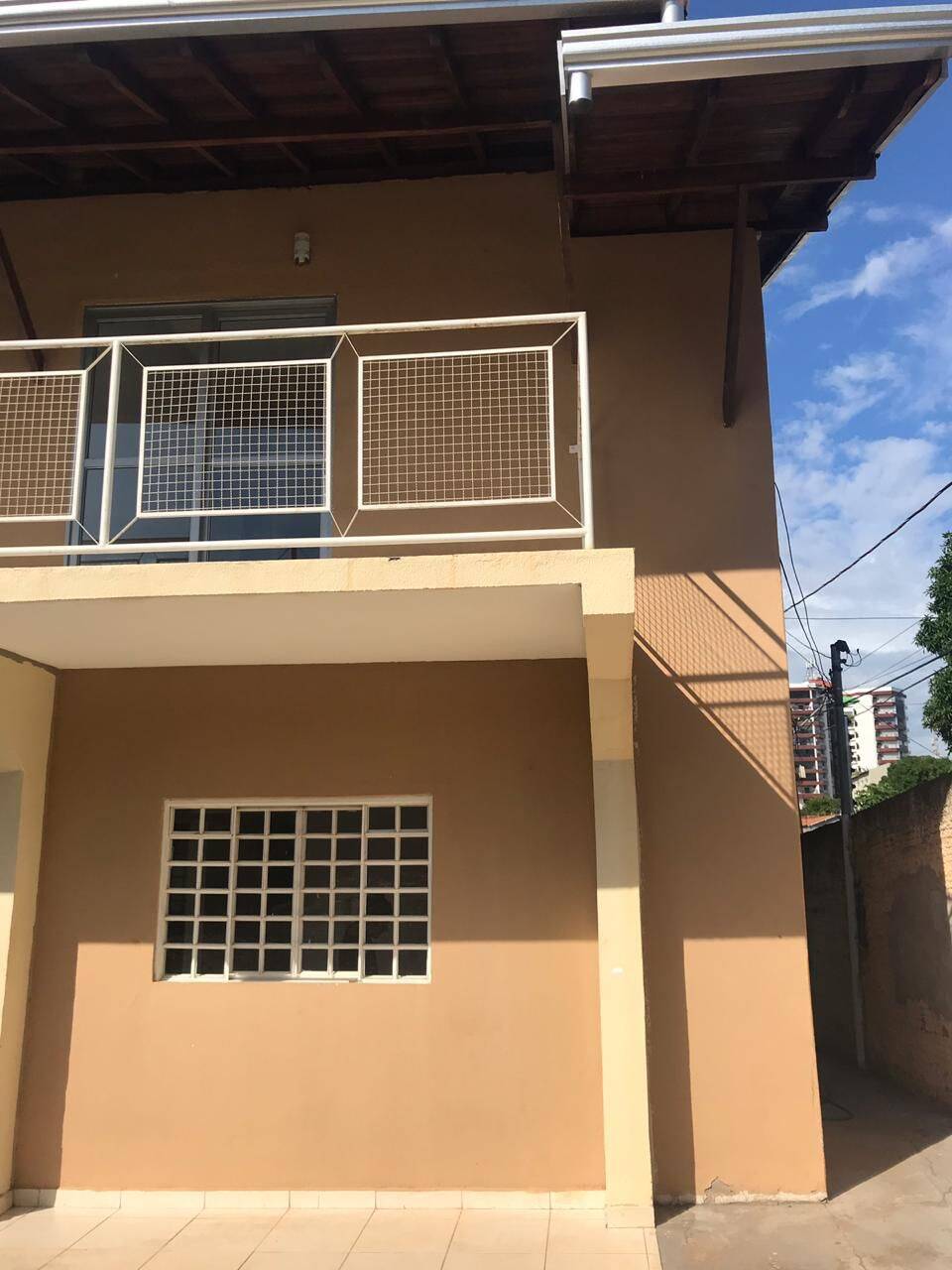 Sobrado esquina bairro Poção
