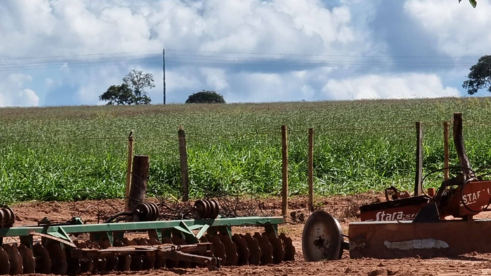 Fazenda formada entre Primavera do Leste e Poxoreu 2.400 ha