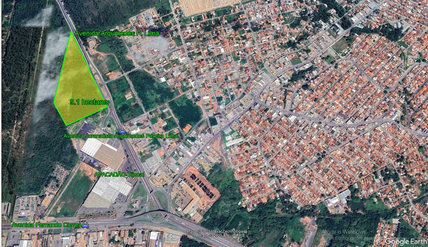 Area na Avenida Arquimedes Pereira Lima fundos do Atacadão