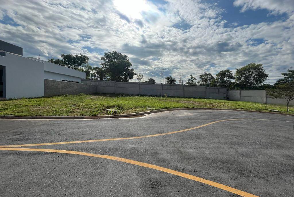 Oportunidade Vendo Terreno no Condomínio Primor das Torres