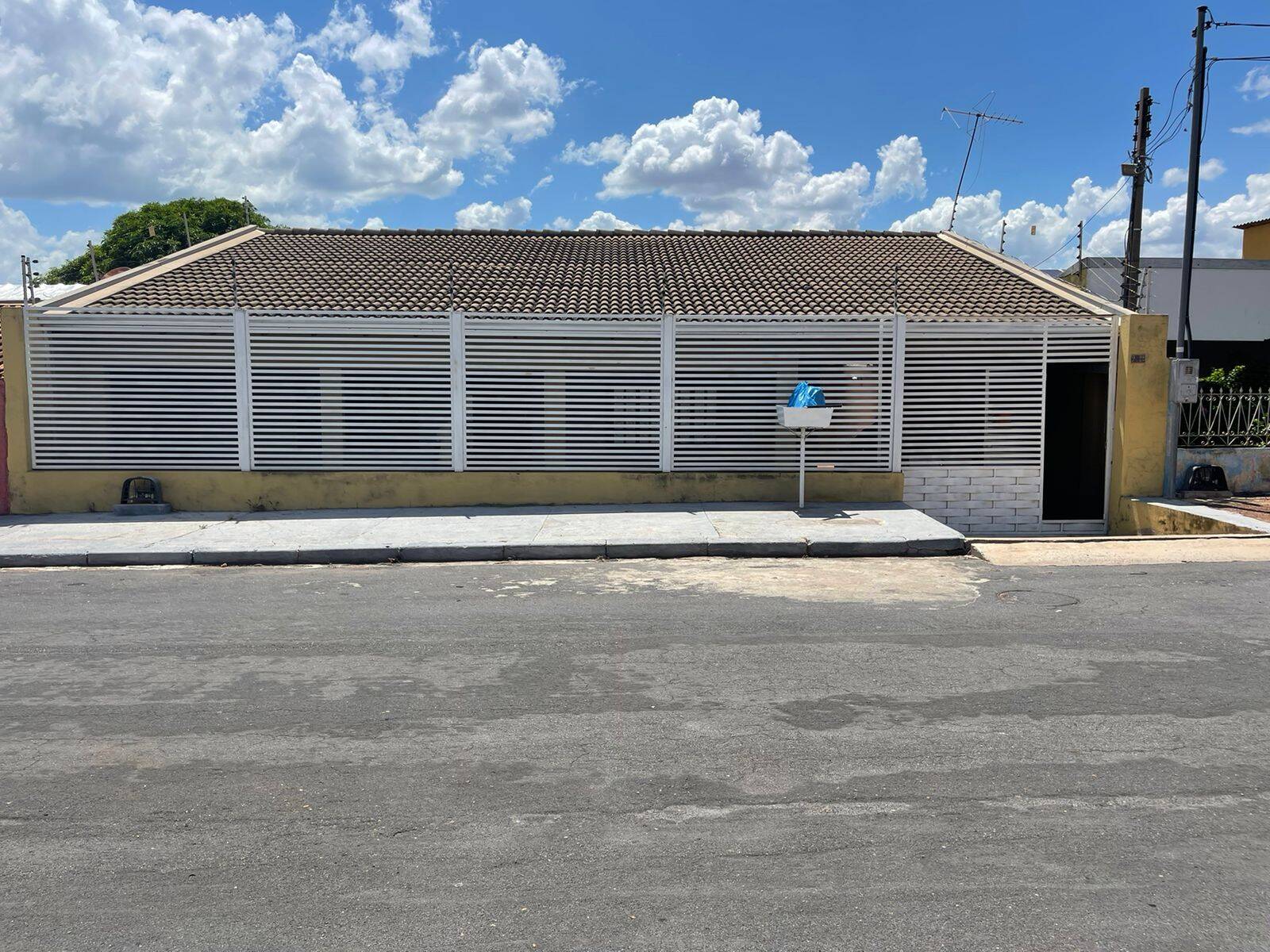 Casa CPA II com 3 Quartos, Closet, Área Gourmet e Edícula