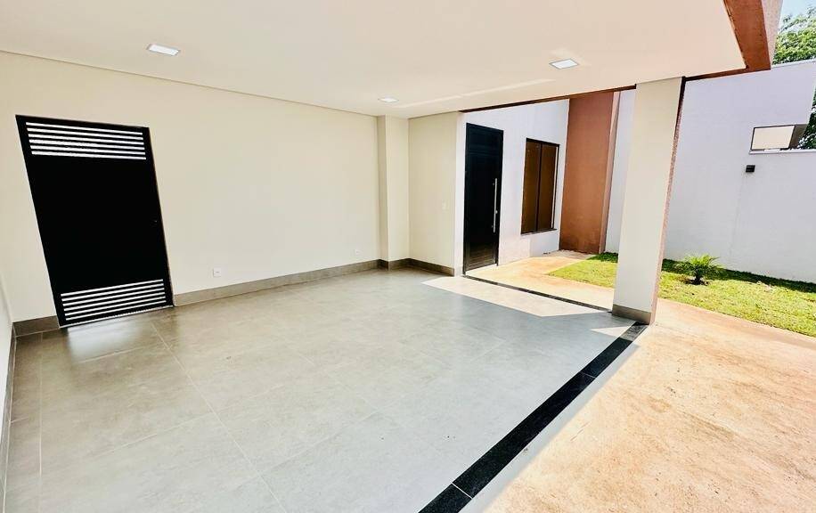 Casa de 3 Quartos com Piscina e Elegância Única!