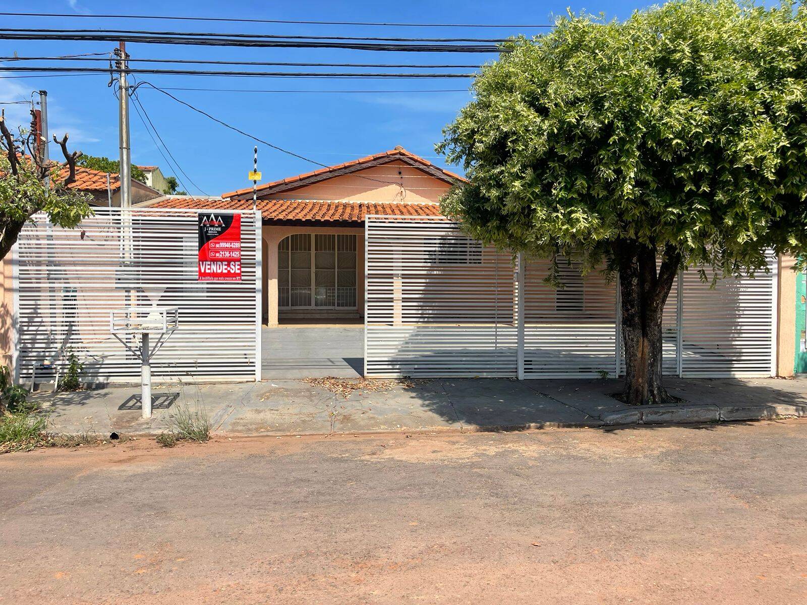 Casa na Morada do Ouro, Setor Oeste, Logo na Entrada do Bairro, Contendo: