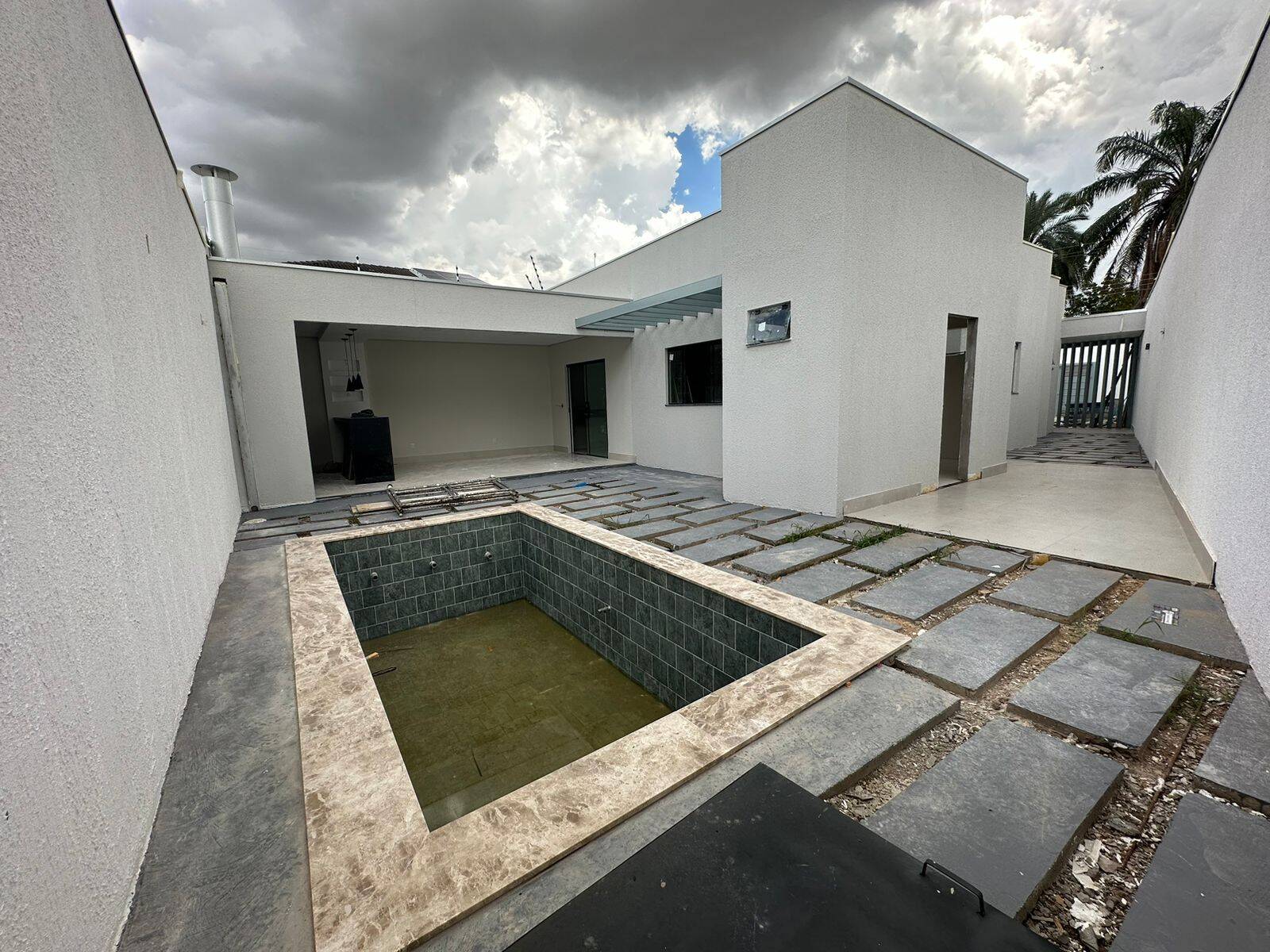 Vende-se Casa de Luxo com Acesso as Avenidas Beira Rio e Carmindo de Campos