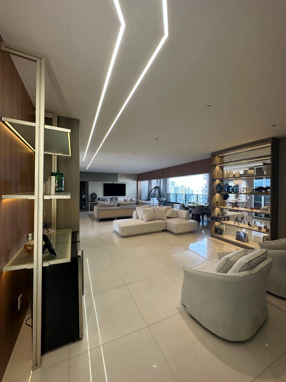 Luxuoso Apartamento semi Mobiliado Royal Presidente
