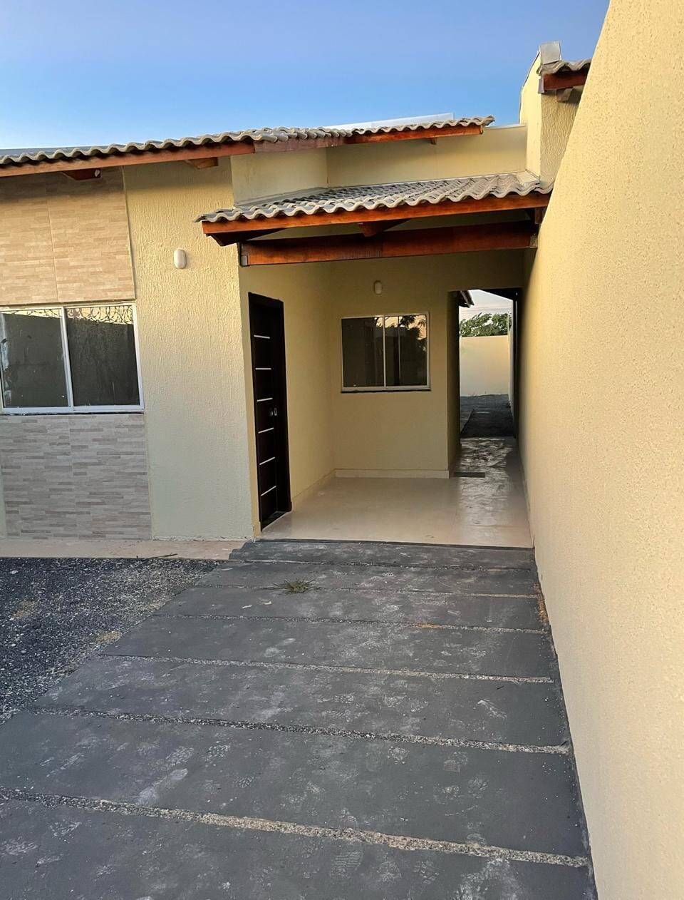 Vendo casa, 90m², garagem 3 veículos, financíavel