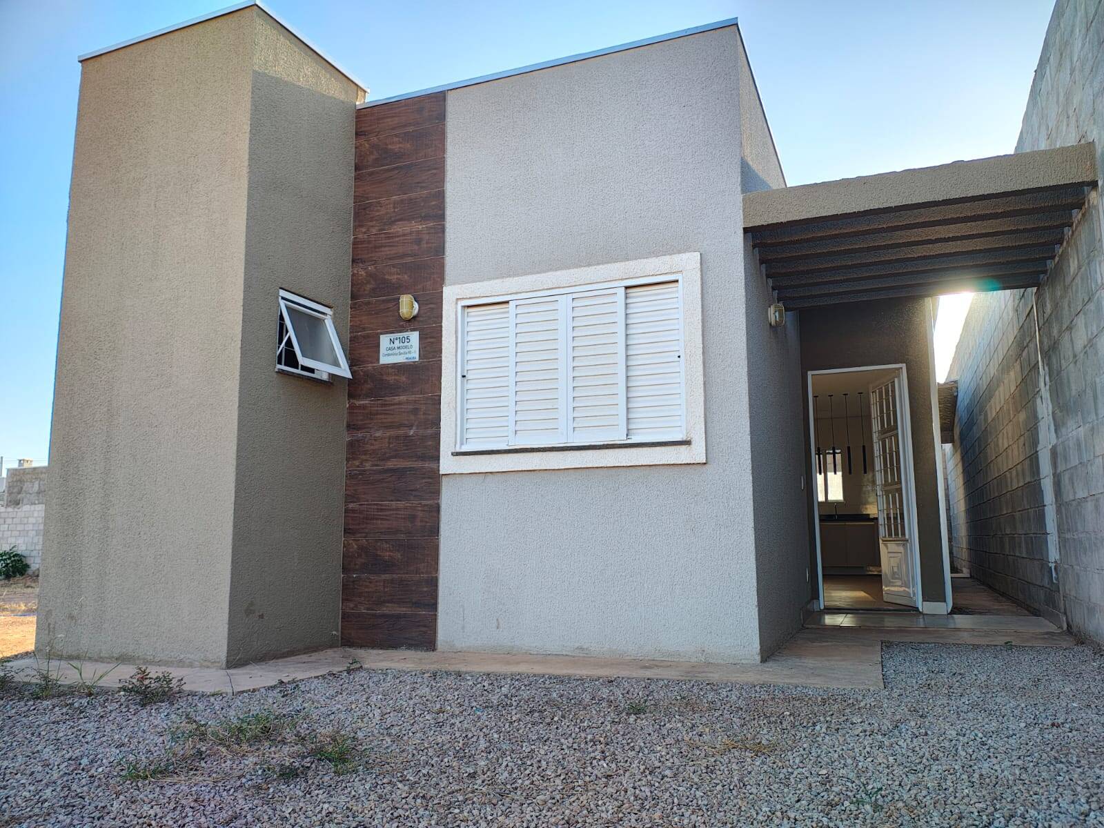 Vendo casa cond fechado, novo,01 suíte