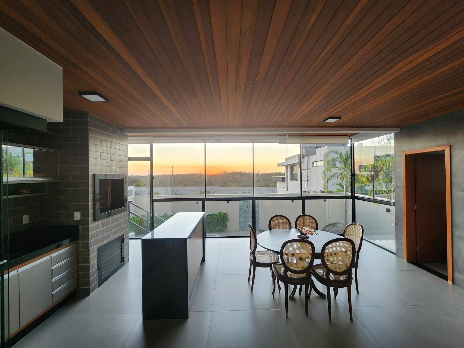 Vendo casa de luxo, Condomínio, Villa Jardim, 432m², por R$2.600.000,00