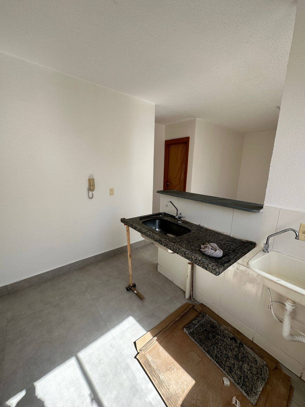 Vendo Chapada do Mirante, 02 quartos, garagem, por R$185.000,00
