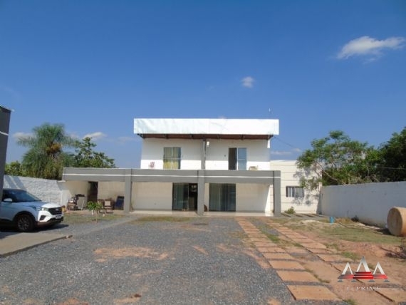 sobrado a venda com piscina no praia clube cuiaba