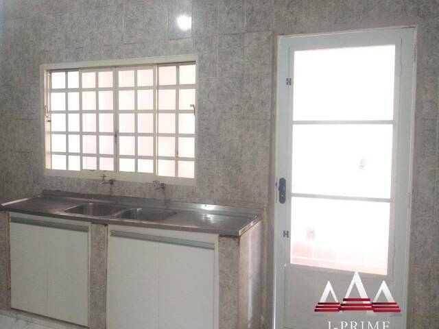 Casa para Venda em Várzea Grande - 4