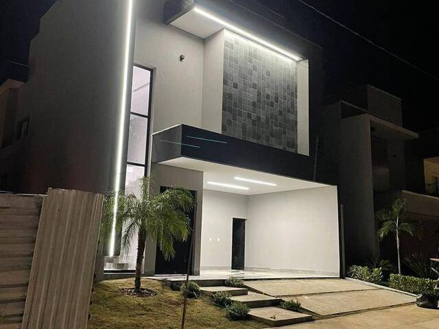 Casa em condomínio para Venda em Cuiabá - 1