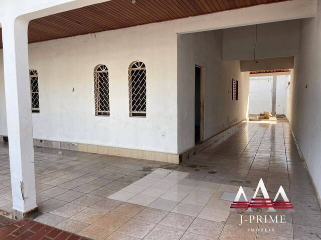 Casa para Venda em Várzea Grande - 4