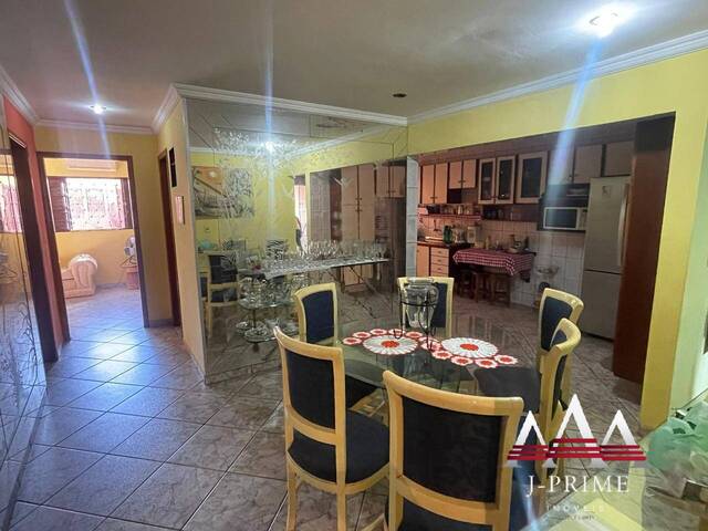 Casa para Venda em Cuiabá - 2
