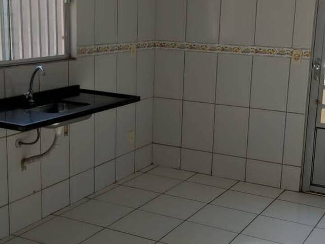 Casa para Venda em Várzea Grande - 4