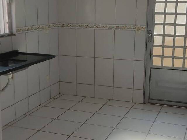 Casa para Venda em Várzea Grande - 5