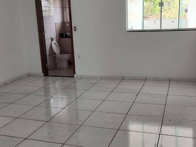 Casa para Venda em Várzea Grande - 3