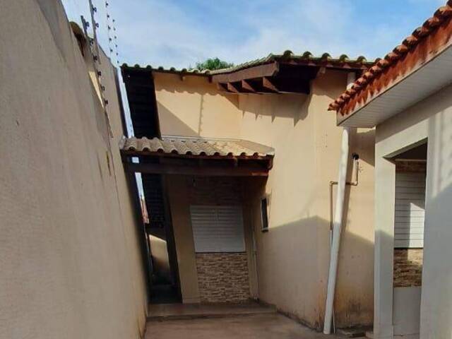 Casa para Venda em Várzea Grande - 4