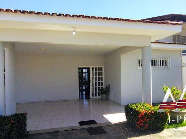 Casa para Venda em Cuiabá - 2