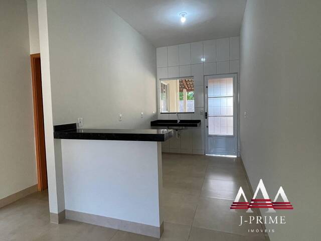 Casa para Venda em Várzea Grande - 5