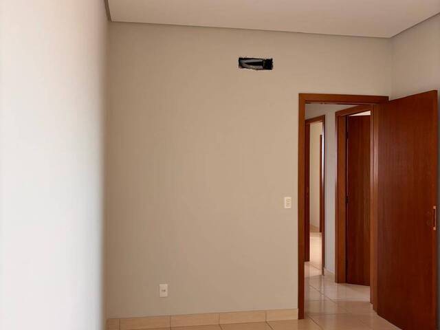 #2566 - Apartamento para Venda em Cuiabá - MT - 3