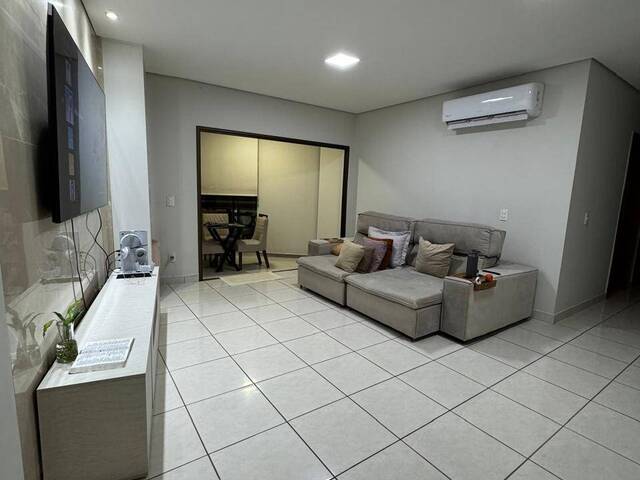 Apartamento para Venda em Cuiabá - 2