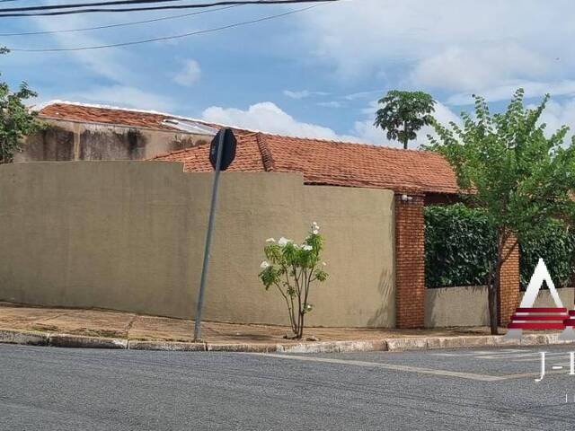 Venda em Jardim Shangri-La - Cuiabá