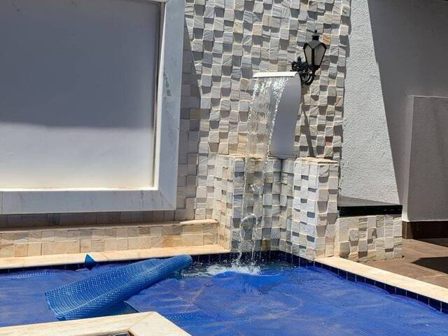 Casa para Venda em Várzea Grande - 4