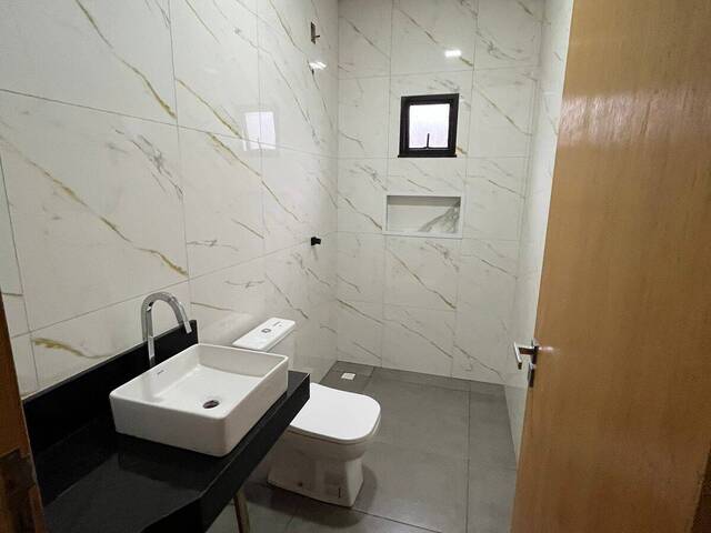 Casa para Venda em Várzea Grande - 5