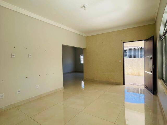 Casa para Venda em Cuiabá - 3