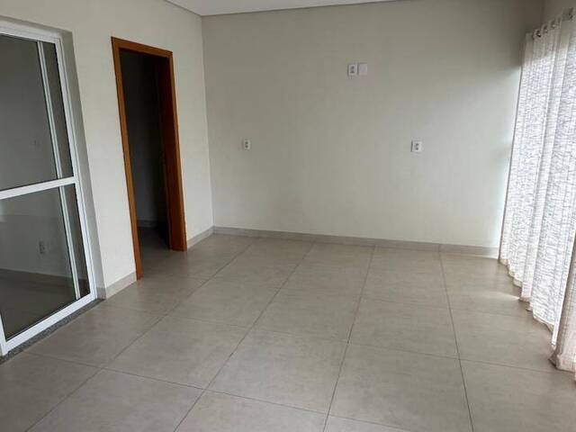 Venda em Residencial Solar da Chapada - Cuiabá