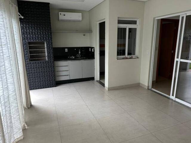 Casa em condomínio para Venda em Cuiabá - 2